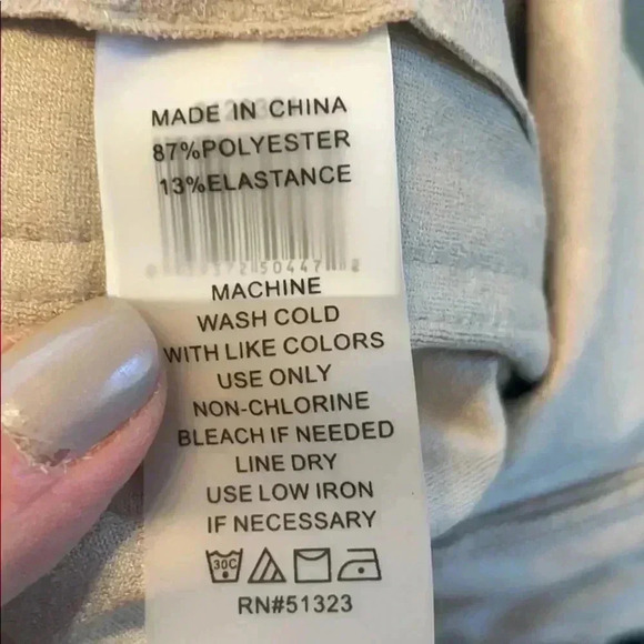 VINCE CAMUTO Women’s Shorts - Picture 5 of 5